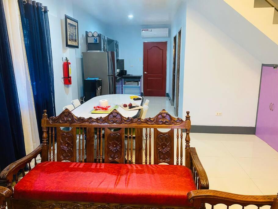 B1 - Spacious 3Br House With Netflix, Fiber Wifi, Parking, Balcony Apartment Cagayan de Oro Bagian luar foto