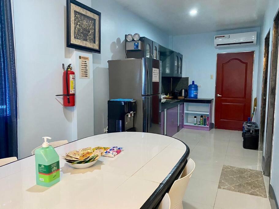 B1 - Spacious 3Br House With Netflix, Fiber Wifi, Parking, Balcony Apartment Cagayan de Oro Bagian luar foto