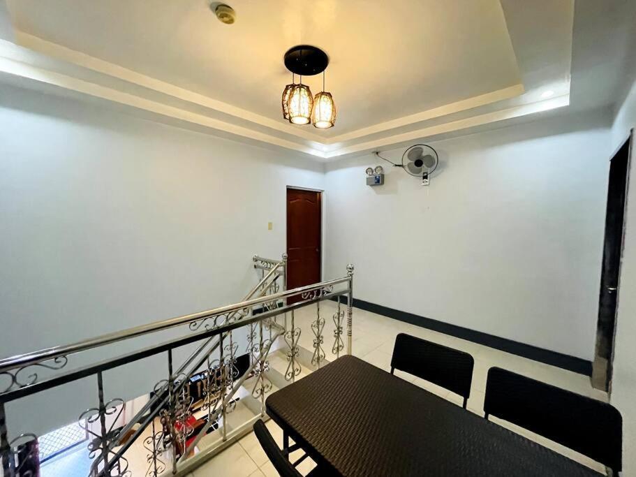 B1 - Spacious 3Br House With Netflix, Fiber Wifi, Parking, Balcony Apartment Cagayan de Oro Bagian luar foto